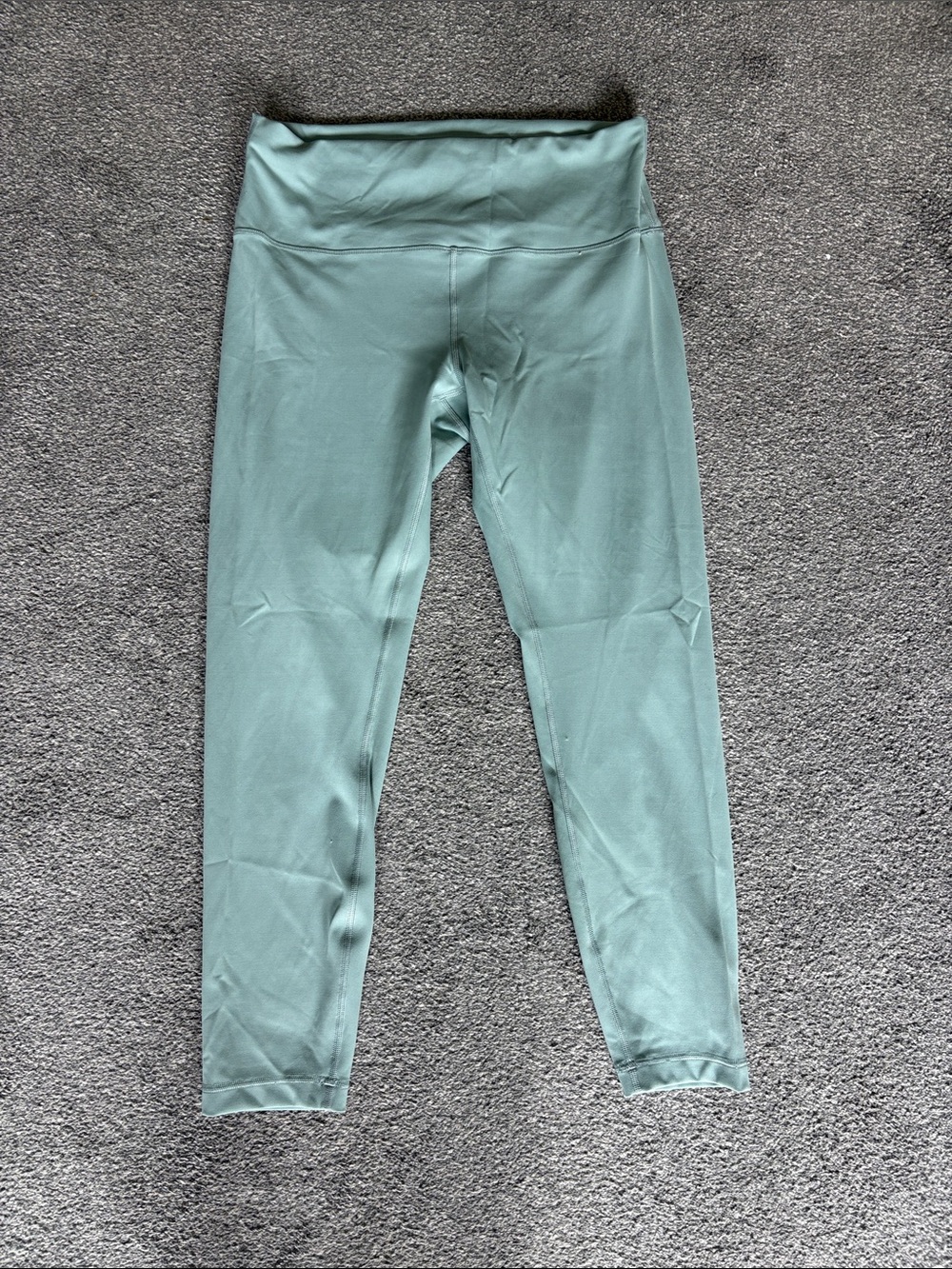 lululemon athletica Women’s Sage Green Wundertrain  Leggings